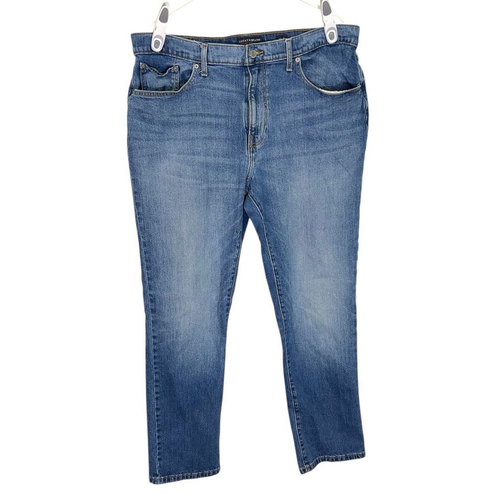 Lucky Brand 38/32 Blue Jeans 223 Straight Leg Medium Wash Denim Classic Rugged